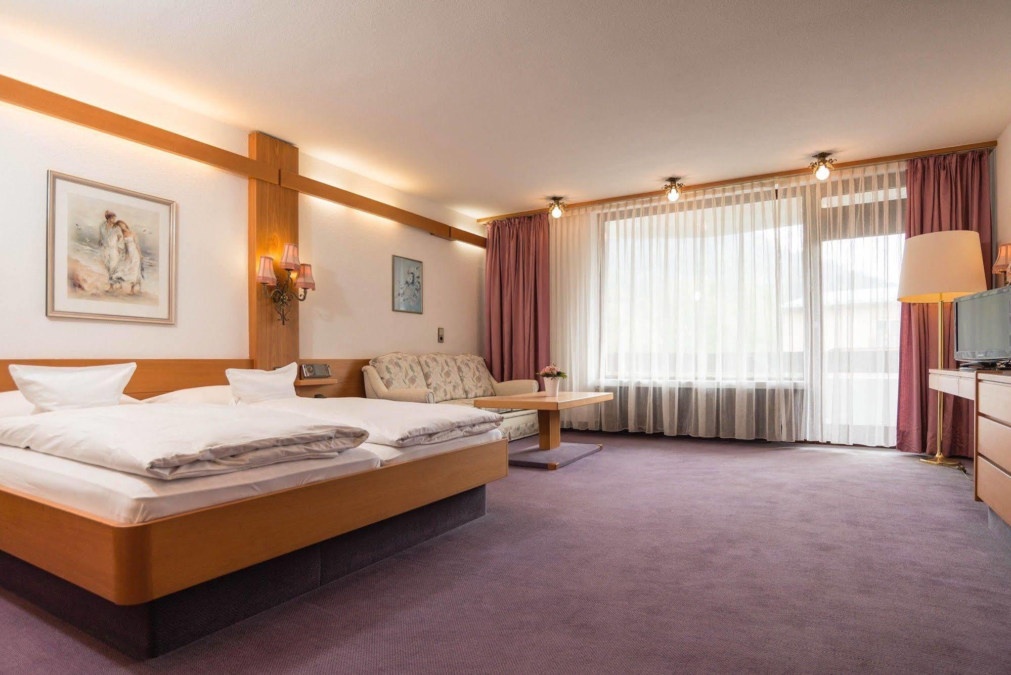 Kronen Hotel Bad Liebenzell Exterior foto